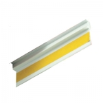 Profil din PVC pt. îmbinarea suprafeţelor tencuite cu tâmplăria